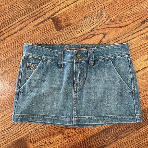 Vintage Abercrombie & Fitch denim skirt - Picture 2 of 3
